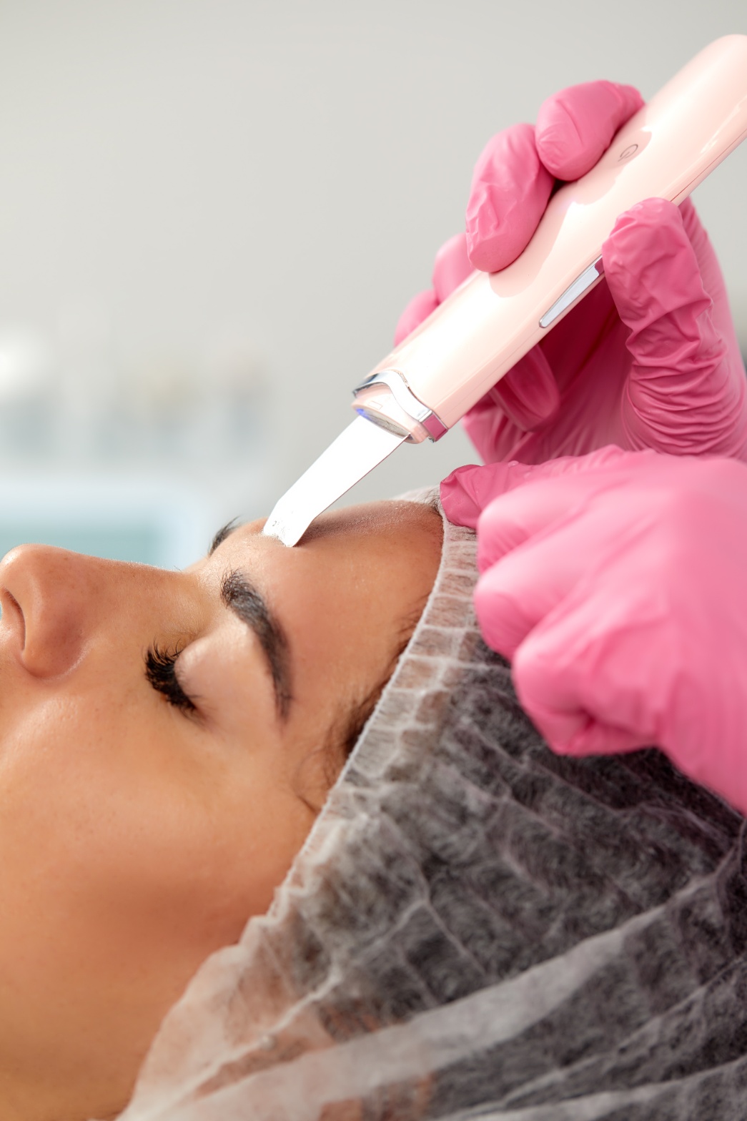 peeling kawitacyjny, usuwanie zanieczyszczeń, przyjazna atmosfera, wyjątkowe miejsce, peptydy